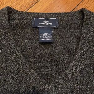 DOCKERS V-NECK SWEATER